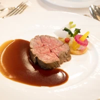 国産牛フィレの塩釜包み焼き