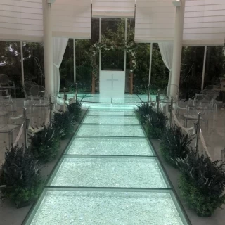 ガラス張り