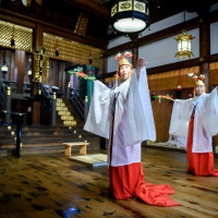 巫女の舞