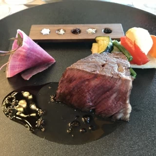 お肉です