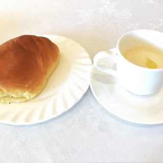 試食させていただいたパンとスープです