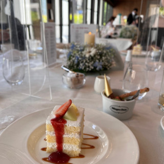 ウエディングケーキとアイスパフェパーティー