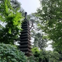 十三層塔（庭園内）