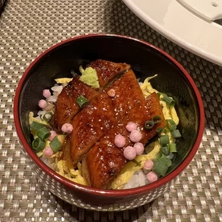 ミニひつまぶしです。嬉しいサイズですね。