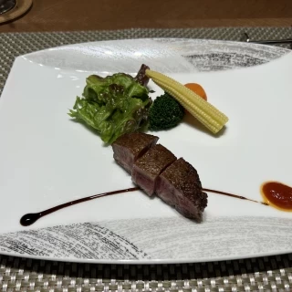 お肉料理。柔らかいお肉でした。