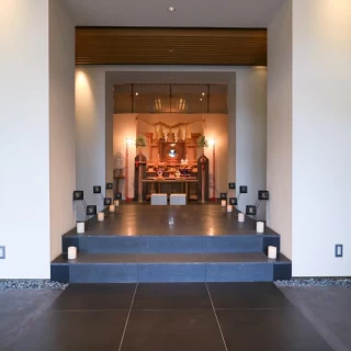 山の神殿
(友人の参列席スペースから)