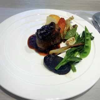 フォアグラのせの贅沢試食でした！
