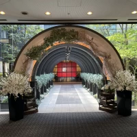 ロビーから会場につながる廊下