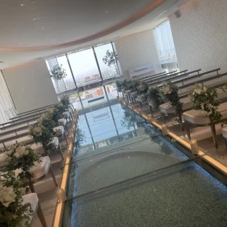 チャペルも名古屋の町がみれます