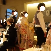 退場