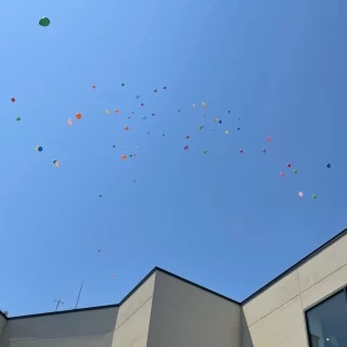 風船をプールに投げて空に飛んでいく演出が素敵でした！