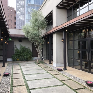 サウンドホールまでの石畳