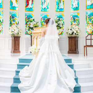 私達らしいオリジナルな結婚式になりました ステンドグラスが素敵でそこからの光が綺麗 明るくて天井も高い 口コミ 評判 ルシェルアンジュ水戸 ウエディングシャトー ウエディングパーク