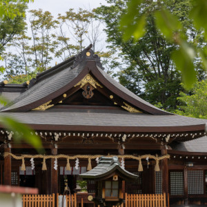 自然に守られた伝統ある本殿。四季で雰囲気が変わります。|622124さんの長野縣護國神社の写真(1873239)