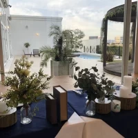 中からガーデンに向かっての写真