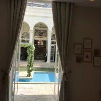 受付からもガーデンがみえます