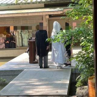 親族の目線です　親族は新用亭にいます
