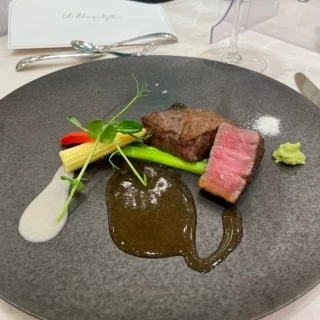 肉料理です