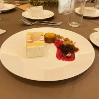 ウエディングケーキ、一皿分