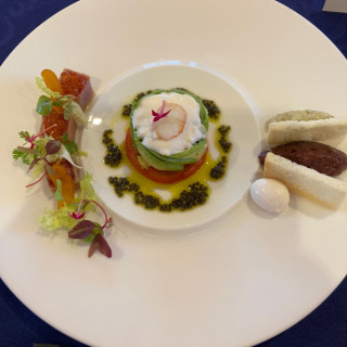 コース料理の一部です。