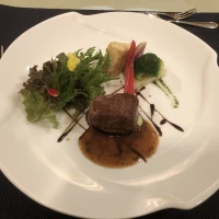 メイン