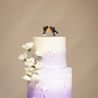 ケーキに持ち込んだマスコットを乗せてもらいました