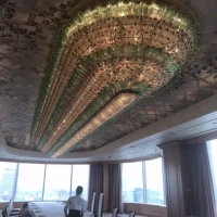 ベネチアングラスの綺麗な
開放的な会場