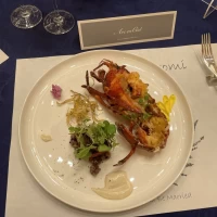 試食したオマール海老。