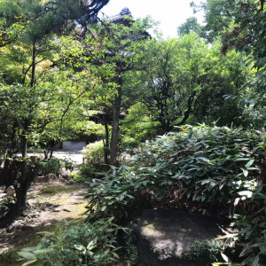 正面玄関入ってすぐのお庭|623209さんのYOKKAICHI HARBOR 尾上別荘の写真(1505801)