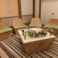 会場内にもウェルカムスペースにもソファー席を使える