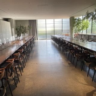 広い方の会場