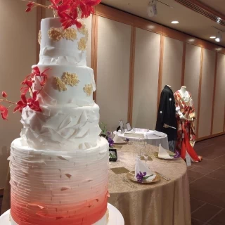 赤い花のケーキ
