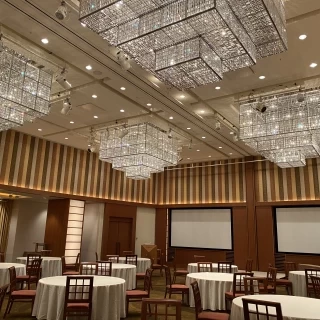 シャンデリアが豪華