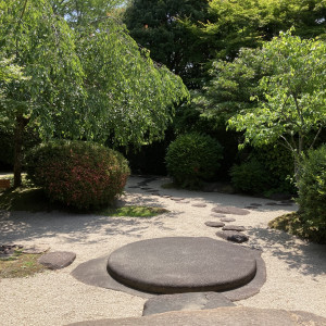 待合室の庭。履物を置いてくれるそうです|624130さんの旧松本邸(西日本工業倶楽部)の写真(1509913)