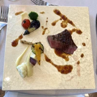 メインのお肉料理です柔らかくて美味しかったです