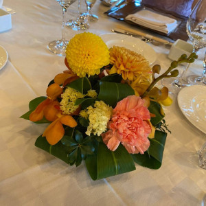 ゲストテーブル装花|624286さんのFUNATSURU KYOTO KAMOGAWA RESORT（登録有形文化財）の写真(1506345)