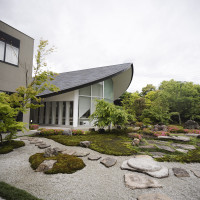 日本庭園と白川郷をイメージしたチャペル
