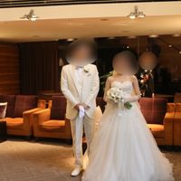 新郎新婦のウェディングドレス。