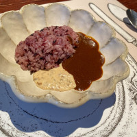 カレーです。珍しいですが、大変美味しいです。