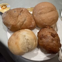 パンは食べ放題でたくさん食べてしまいました美味しいです