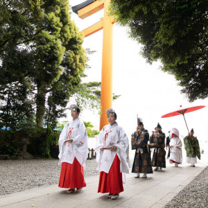 朱傘参進|624872さんの川越氷川神社・氷川会館の写真(1516232)