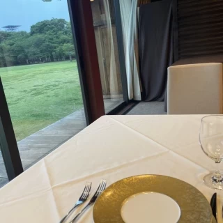 食事テーブル