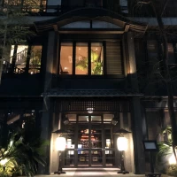 夜のカワブン名古屋の正面です
