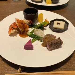 コースを一皿にまとめたもの