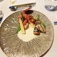 魚料理。
見栄えも美しい！