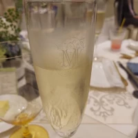 乾杯のシャンパン