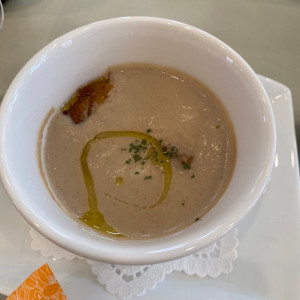スープです。スープの中にフォアグラが入ってます。|625929さんのヴィラ・グランディス ウェディングリゾート 福井の写真(1519186)