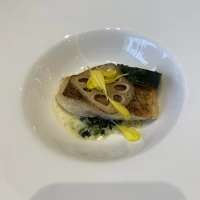鯛料理です。
柔らかくて箸で食べました！