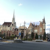 広い道路に面していて、車でも一目で会場を見つけられます。