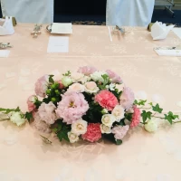 プランに含まれているお花です
これが二つテーブルにならびま